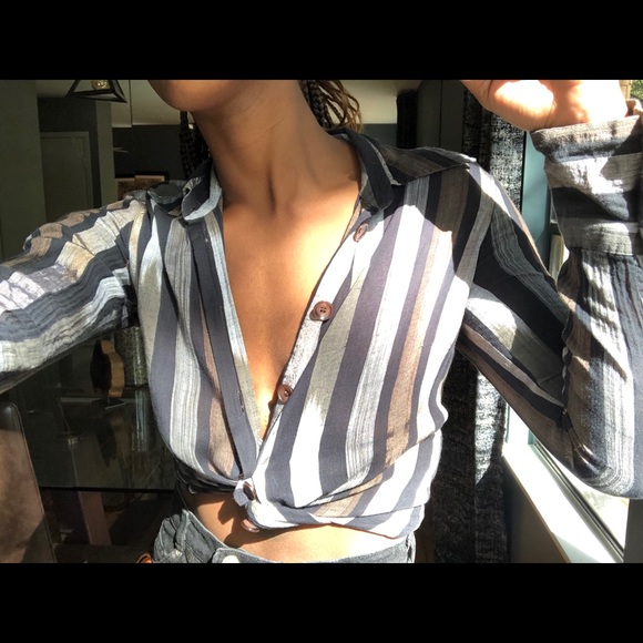 Button down blouse - Picture 3 of 3